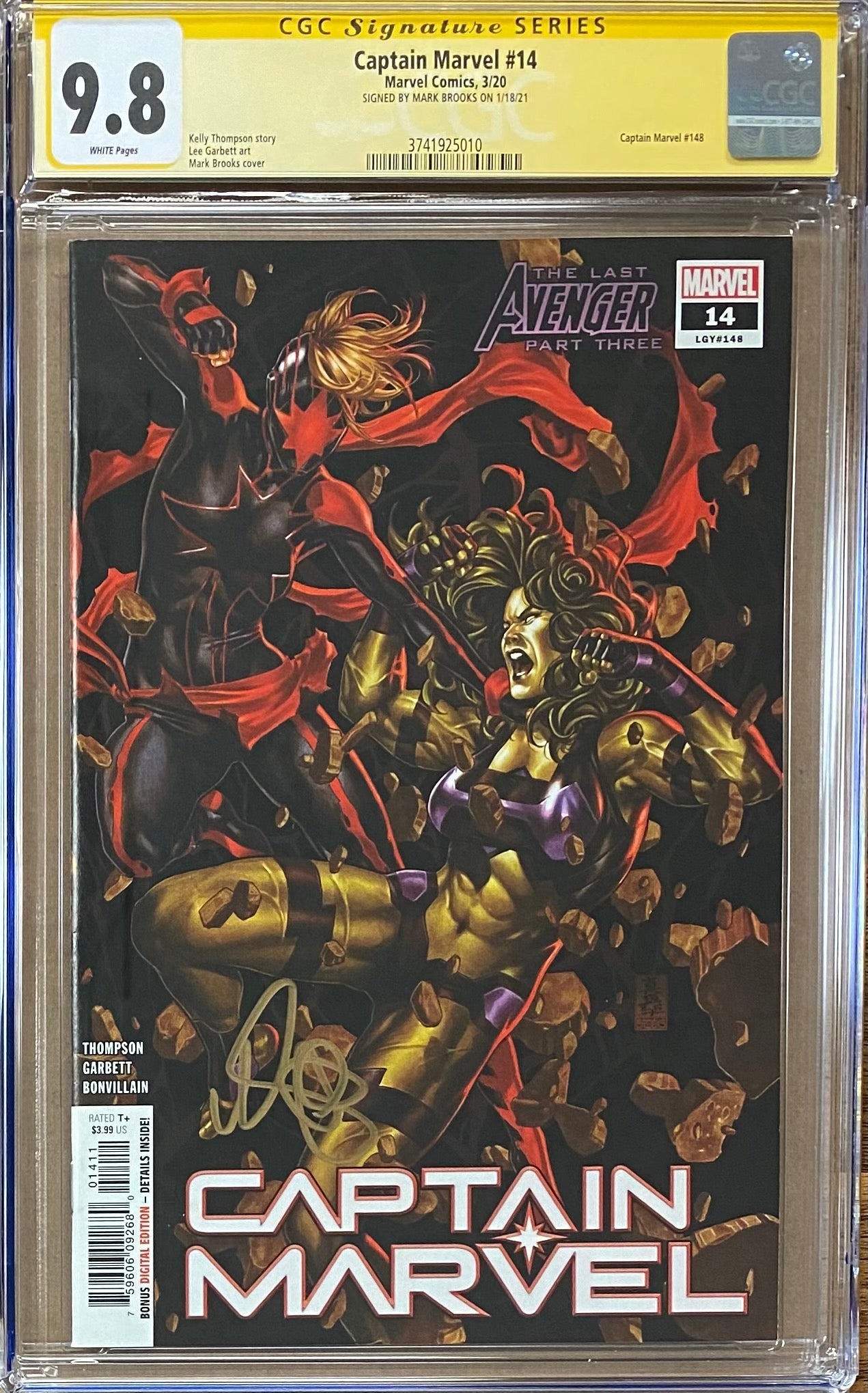 Captain Marvel #14 CGC 9.8 SS