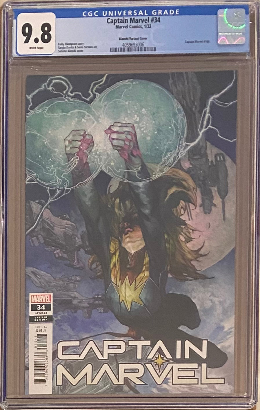 Captain Marvel #34 Bianchi 1:25 Retailer Incentive Variant CGC 9.8