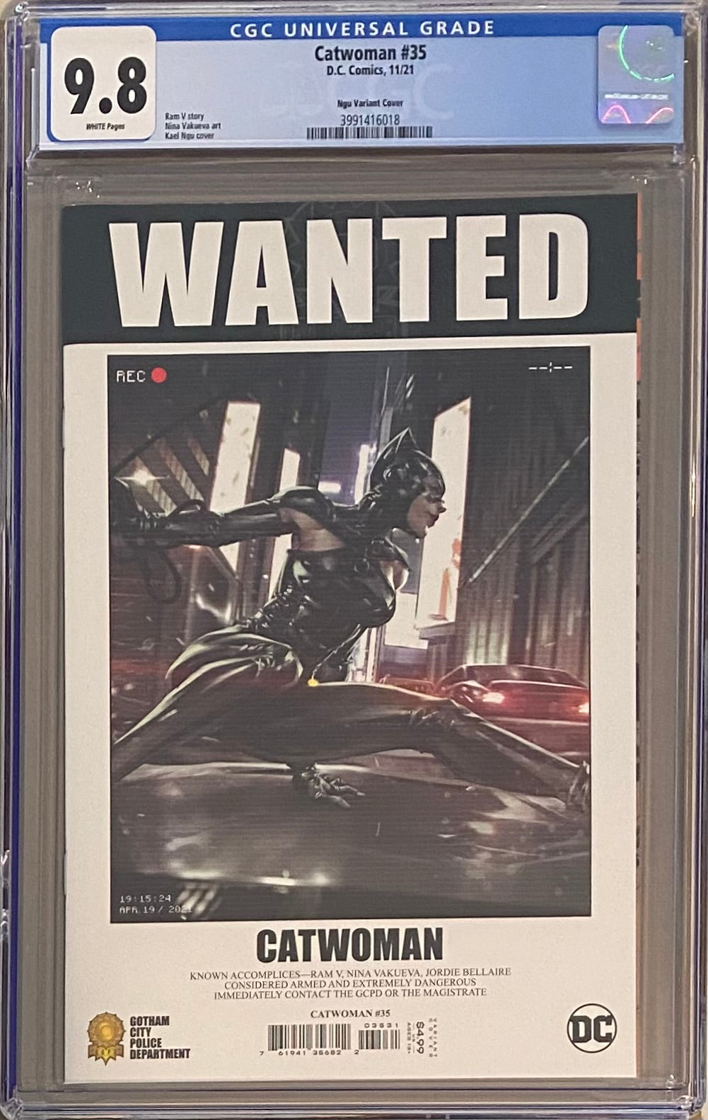Catwoman #35 Ngu 1:25 Retailer Incentive Variant CGC 9.8