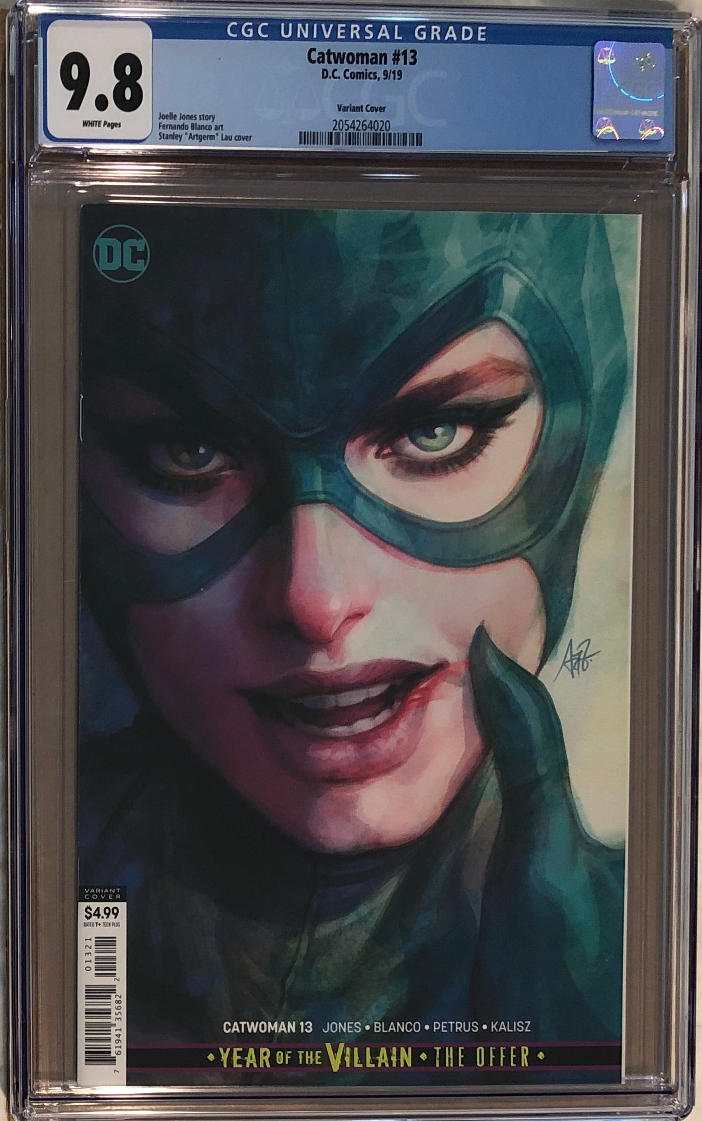 Catwoman #13 Artgerm Variant CGC 9.8