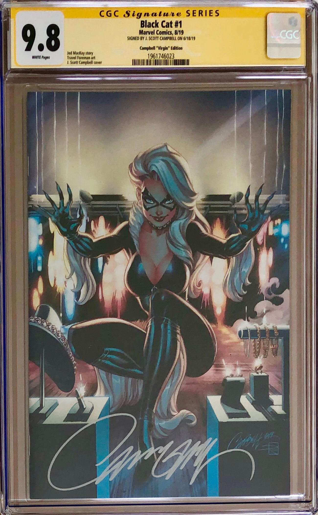 Black Cat #1 J. Scott Campbell 1:500 Virgin Retailer Incentive Variant CGC 9.8 SS