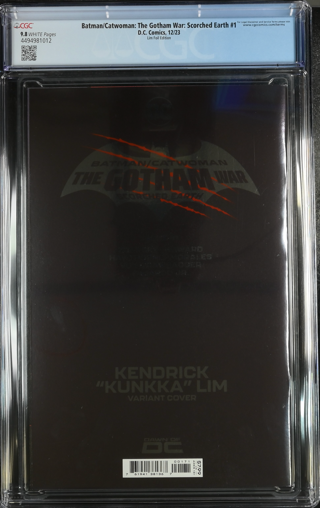 Batman/Catwoman: The Gotham War - Scorched Earth #1 Lim Foil Variant CGC 9.8