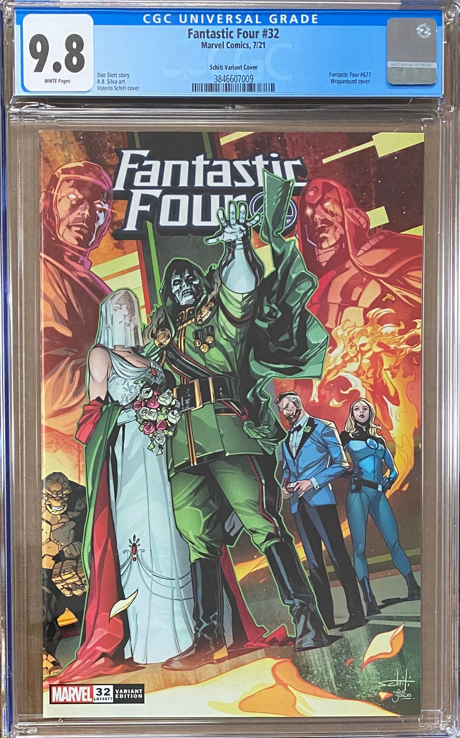 Fantastic Four #32 Schiti 1:25 Wraparound Retailer Incentive Variant CGC 9.8