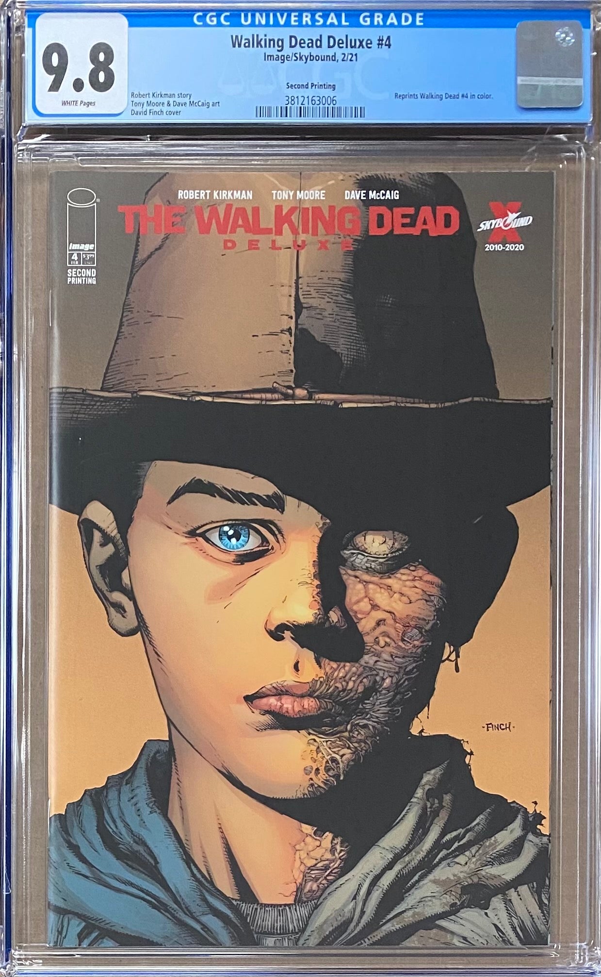 Walking Dead Deluxe #4 Second Printing CGC 9.8